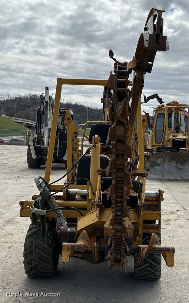 image for item NT9054 1998 Vermeer  V-3550A trencher