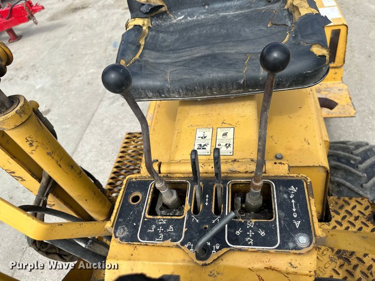 image for item NT9054 1998 Vermeer  V-3550A trencher