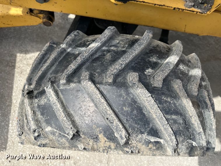 image for item NT9054 1998 Vermeer  V-3550A trencher