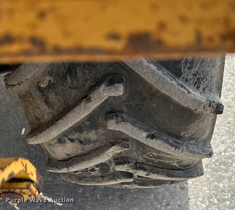 image for item NT9054 1998 Vermeer  V-3550A trencher