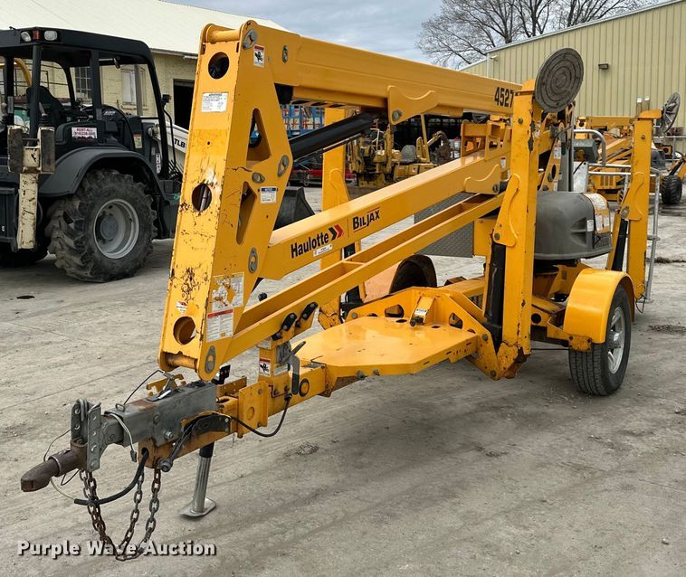 image for item NT9055 2011 Haulotte 4527A boom lift