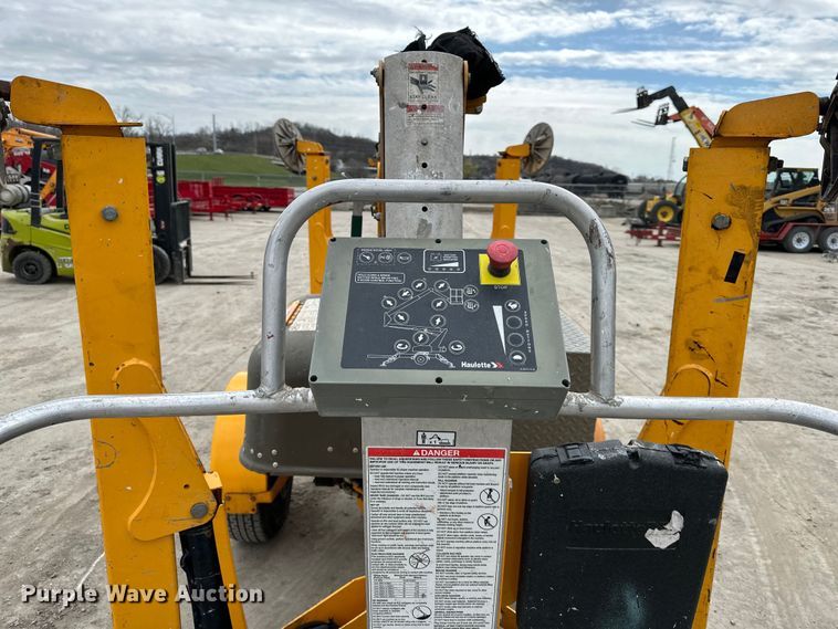 image for item NT9055 2011 Haulotte 4527A boom lift