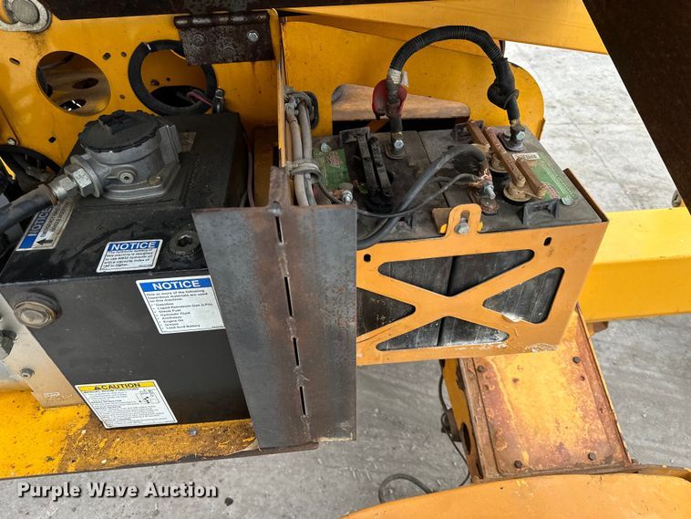 image for item NT9055 2011 Haulotte 4527A boom lift