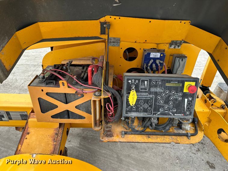 image for item NT9055 2011 Haulotte 4527A boom lift
