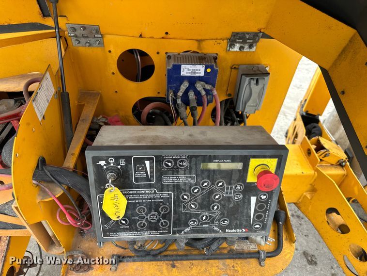 image for item NT9055 2011 Haulotte 4527A boom lift