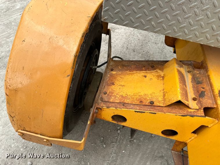 image for item NT9055 2011 Haulotte 4527A boom lift