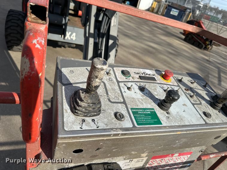 image for item NT9072 2014 Skyjack  SJ46AJ boom lift