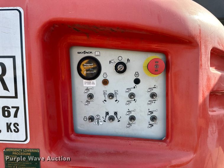 image for item NT9072 2014 Skyjack  SJ46AJ boom lift