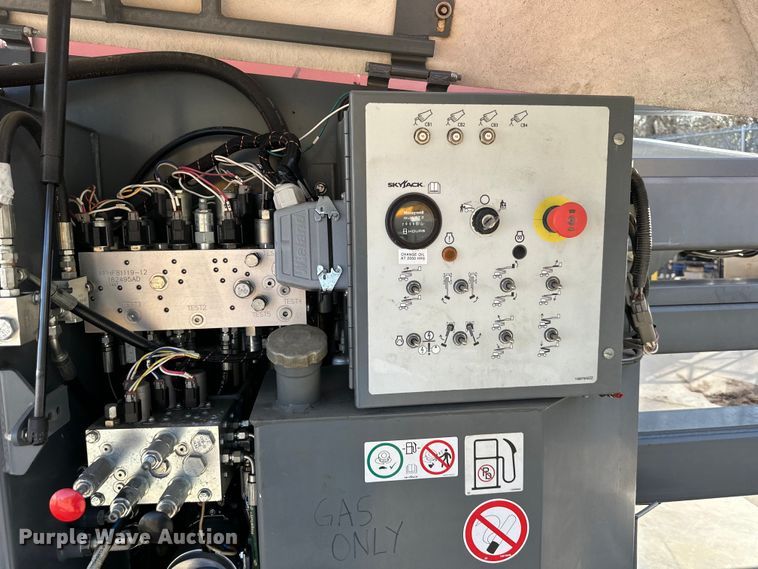 image for item NT9072 2014 Skyjack  SJ46AJ boom lift