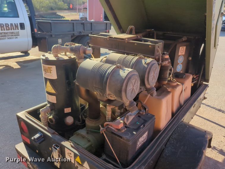 image for item NZ9437 Sullair 185 air compressor