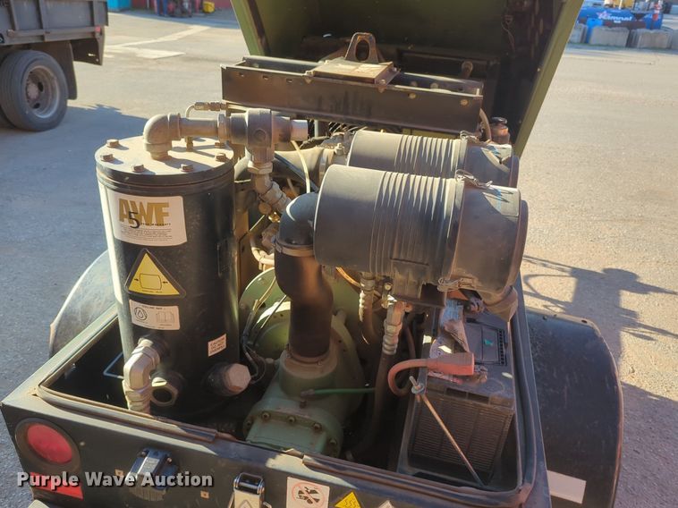 image for item NZ9437 Sullair 185 air compressor