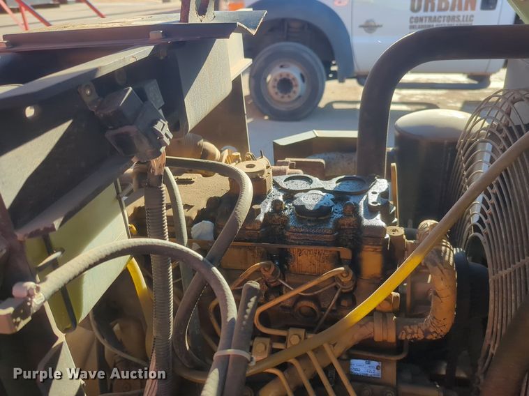 image for item NZ9437 Sullair 185 air compressor