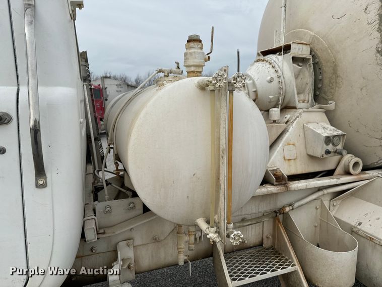 image for item OD9970 1999 Mack RD690S ready mix truck