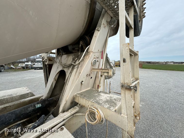 image for item OD9970 1999 Mack RD690S ready mix truck