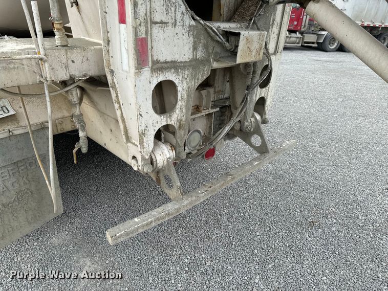 image for item OD9970 1999 Mack RD690S ready mix truck