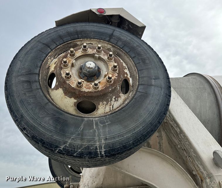 image for item OD9970 1999 Mack RD690S ready mix truck