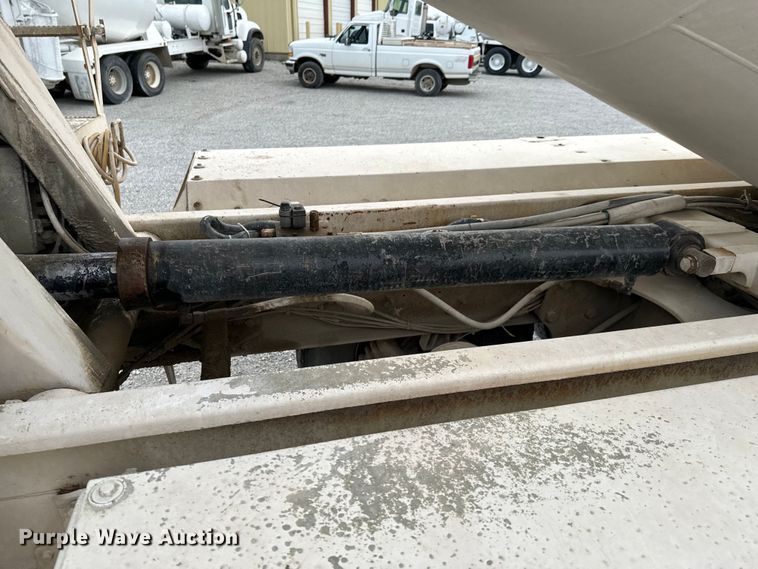 image for item OD9970 1999 Mack RD690S ready mix truck