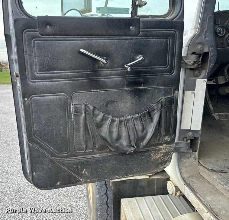 image for item OD9970 1999 Mack RD690S ready mix truck