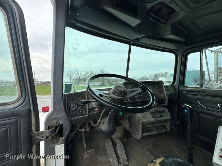 image for item OD9970 1999 Mack RD690S ready mix truck