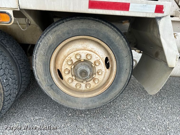 image for item OD9970 1999 Mack RD690S ready mix truck