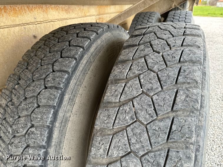 image for item OD9970 1999 Mack RD690S ready mix truck