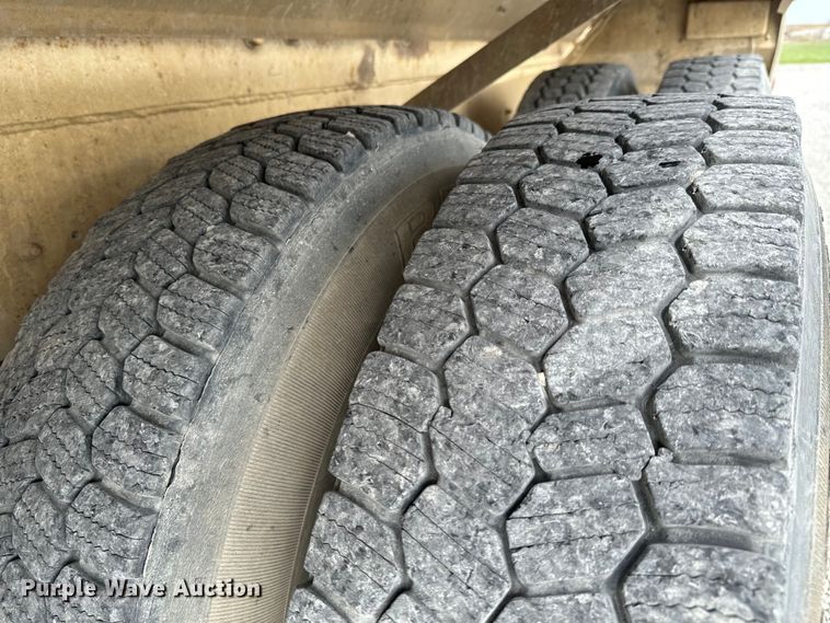 image for item OD9970 1999 Mack RD690S ready mix truck