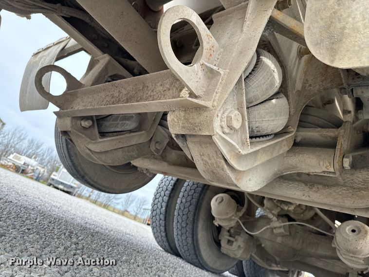 image for item OD9970 1999 Mack RD690S ready mix truck