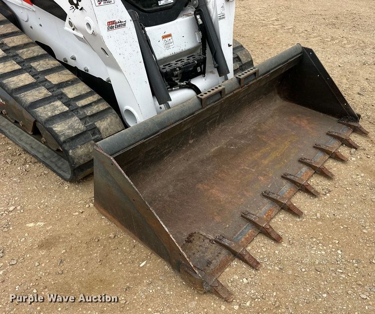 image for item OE9001 2020 Bobcat T870 tracked skid steer loader