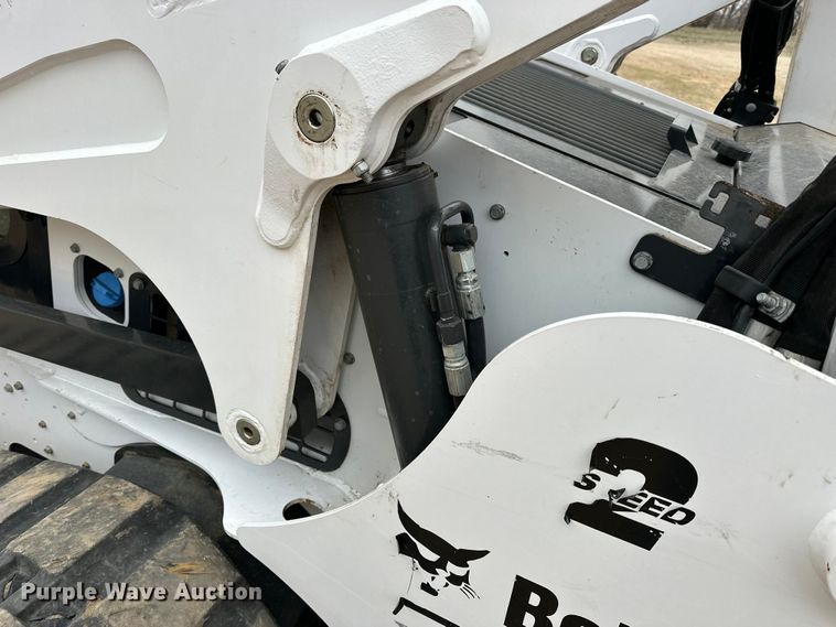 image for item OE9001 2020 Bobcat T870 tracked skid steer loader
