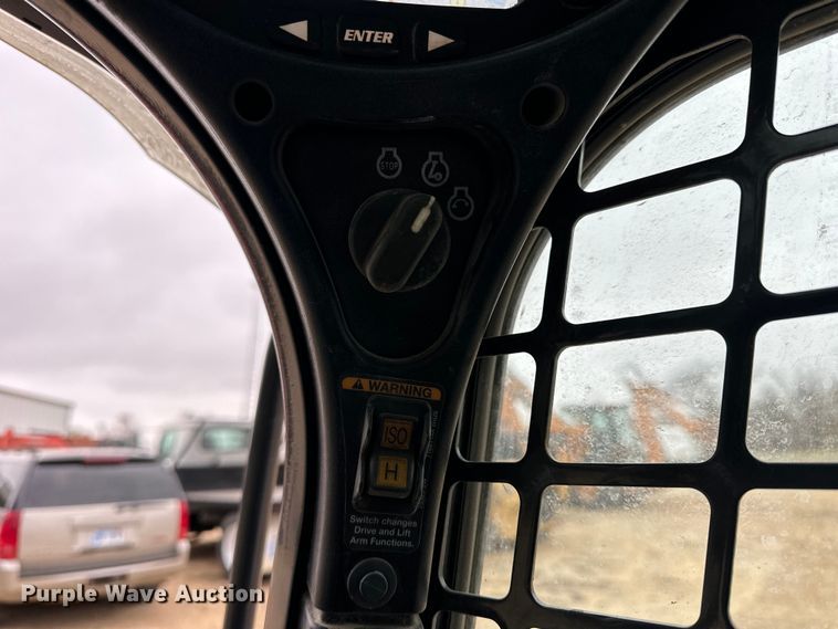 image for item OE9001 2020 Bobcat T870 tracked skid steer loader