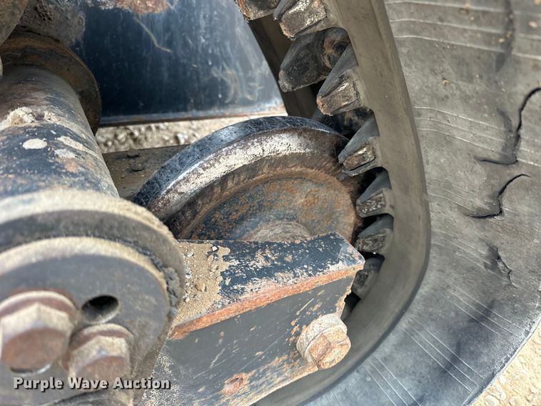 image for item OE9001 2020 Bobcat T870 tracked skid steer loader