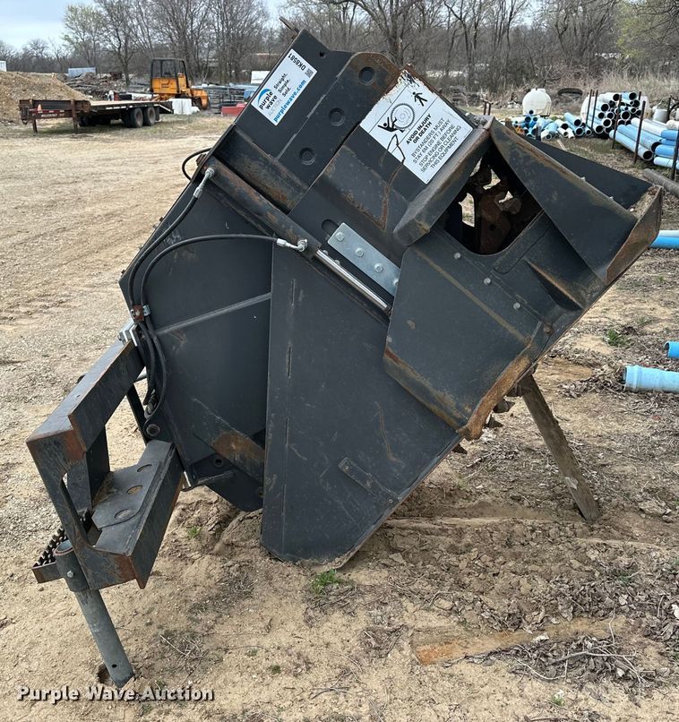 image for item OE9002 2009 Bobcat WS18 skid steer rock saw