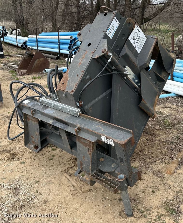 image for item OE9002 2009 Bobcat WS18 skid steer rock saw