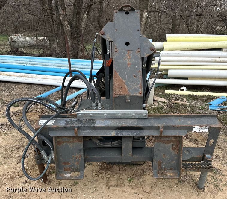 image for item OE9002 2009 Bobcat WS18 skid steer rock saw