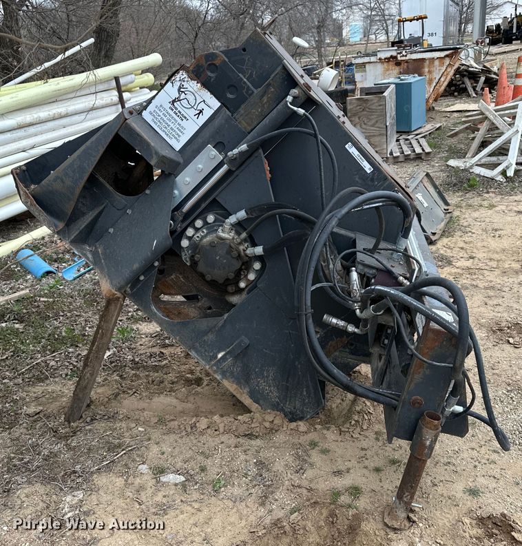 image for item OE9002 2009 Bobcat WS18 skid steer rock saw