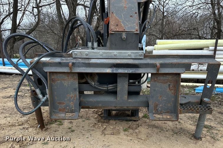 image for item OE9002 2009 Bobcat WS18 skid steer rock saw