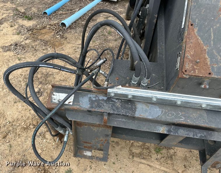 image for item OE9002 2009 Bobcat WS18 skid steer rock saw