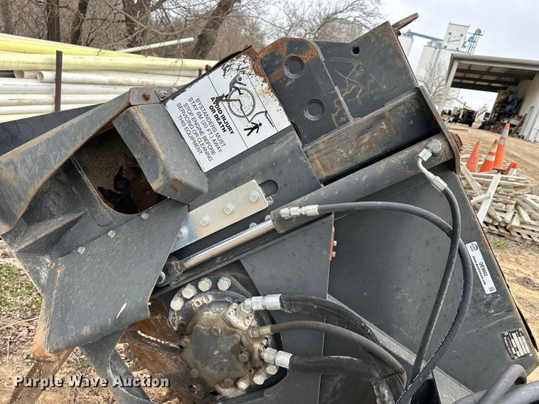 image for item OE9002 2009 Bobcat WS18 skid steer rock saw