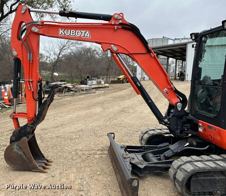 image for item OE9004 2018 Kubota KX057-4 mini excavator