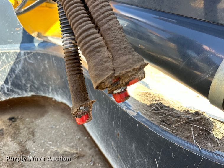 image for item OE9006 John Deere 850L dozer blade