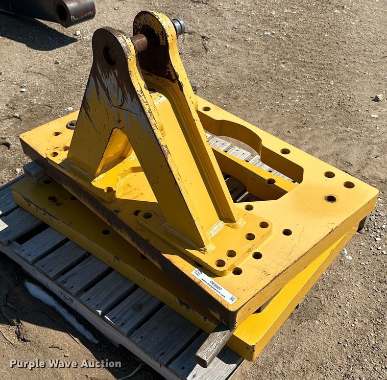 image for item OE9007 John Deere 850L dozer rear plate
