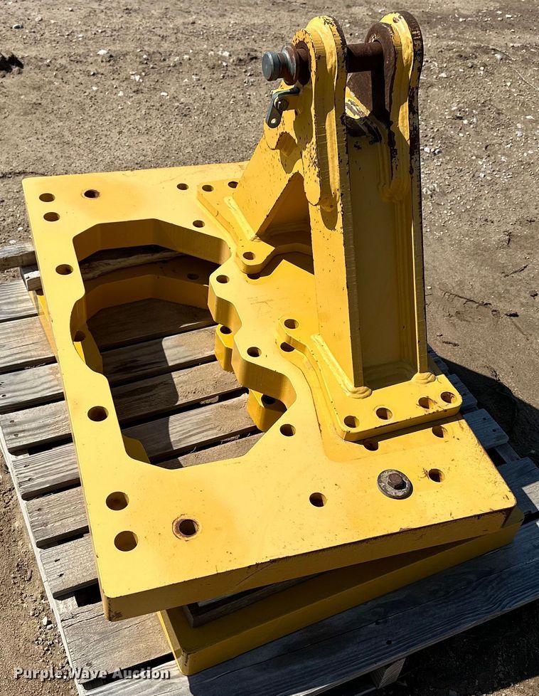 image for item OE9007 John Deere 850L dozer rear plate