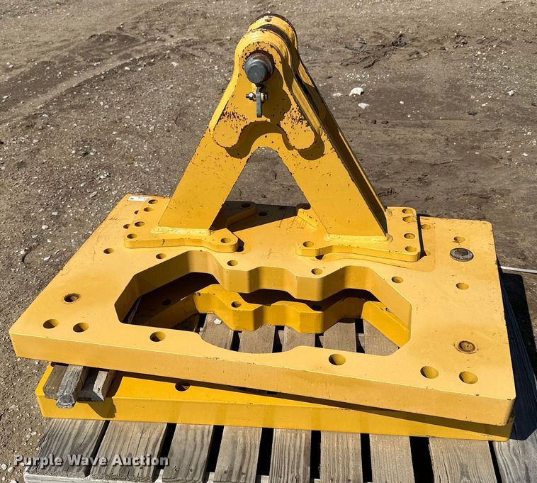 image for item OE9007 John Deere 850L dozer rear plate