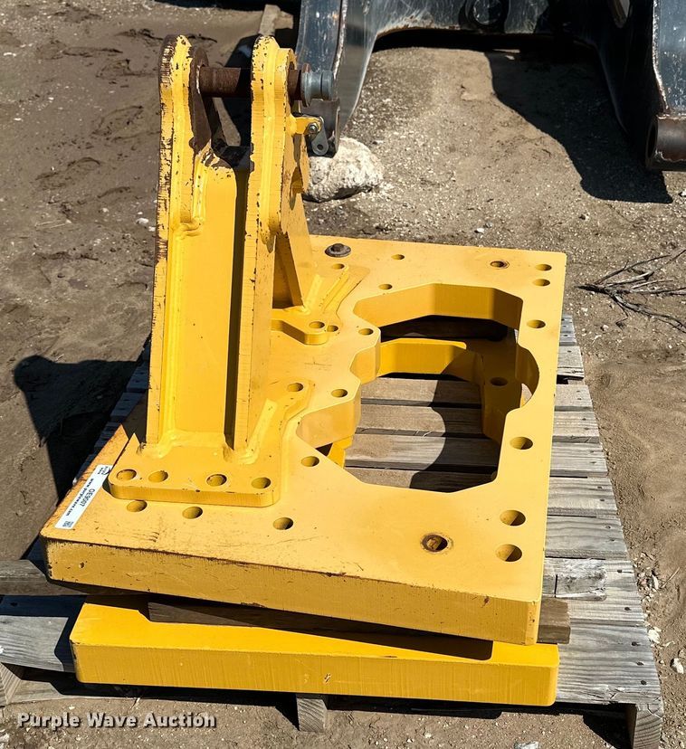 image for item OE9007 John Deere 850L dozer rear plate