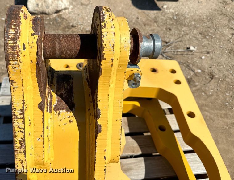 image for item OE9007 John Deere 850L dozer rear plate