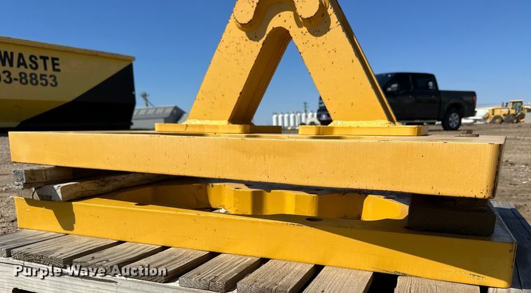 image for item OE9007 John Deere 850L dozer rear plate