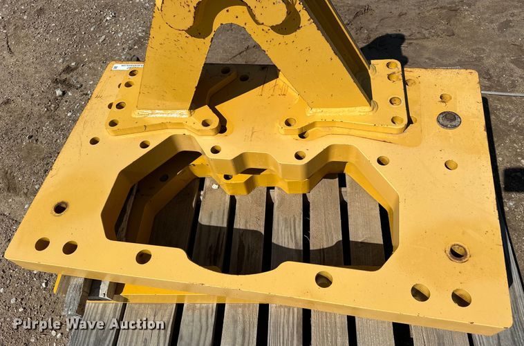 image for item OE9007 John Deere 850L dozer rear plate