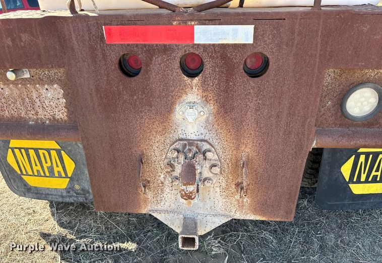 image for item OE9008 1986 International S2300 water truck