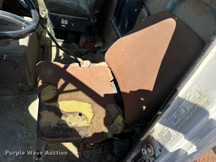 image for item OE9008 1986 International S2300 water truck