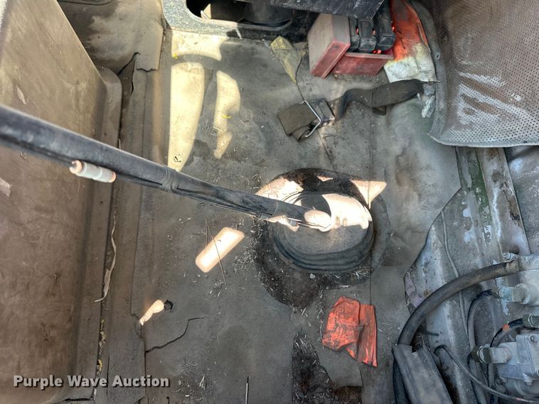 image for item OE9008 1986 International S2300 water truck